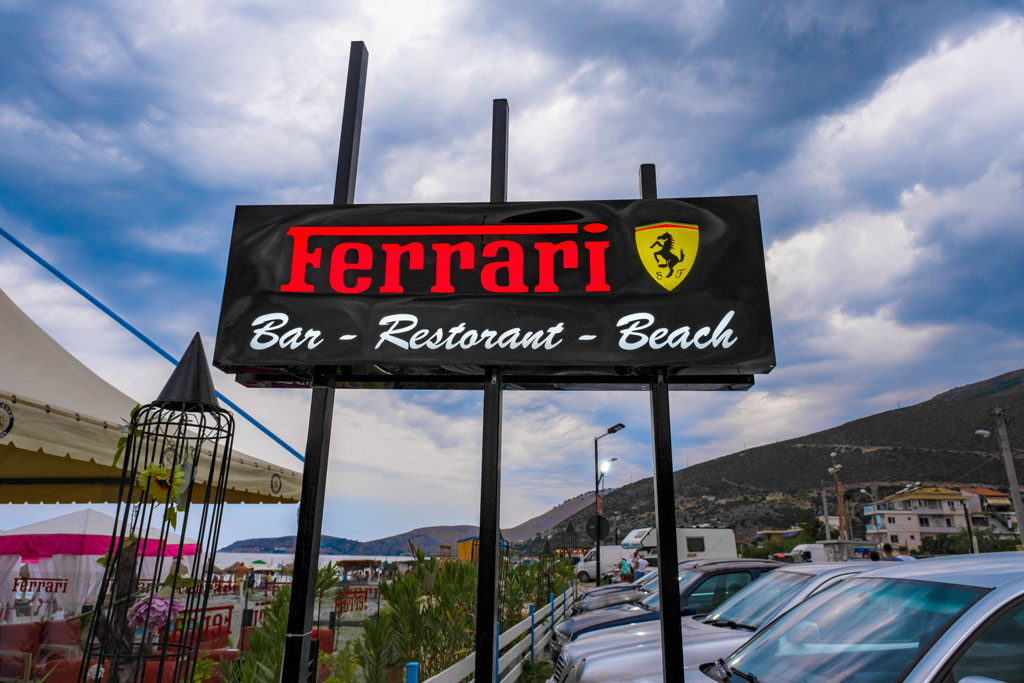 Ferrari Beach Bar hieres macht Sommerferien sehr angenehm. 